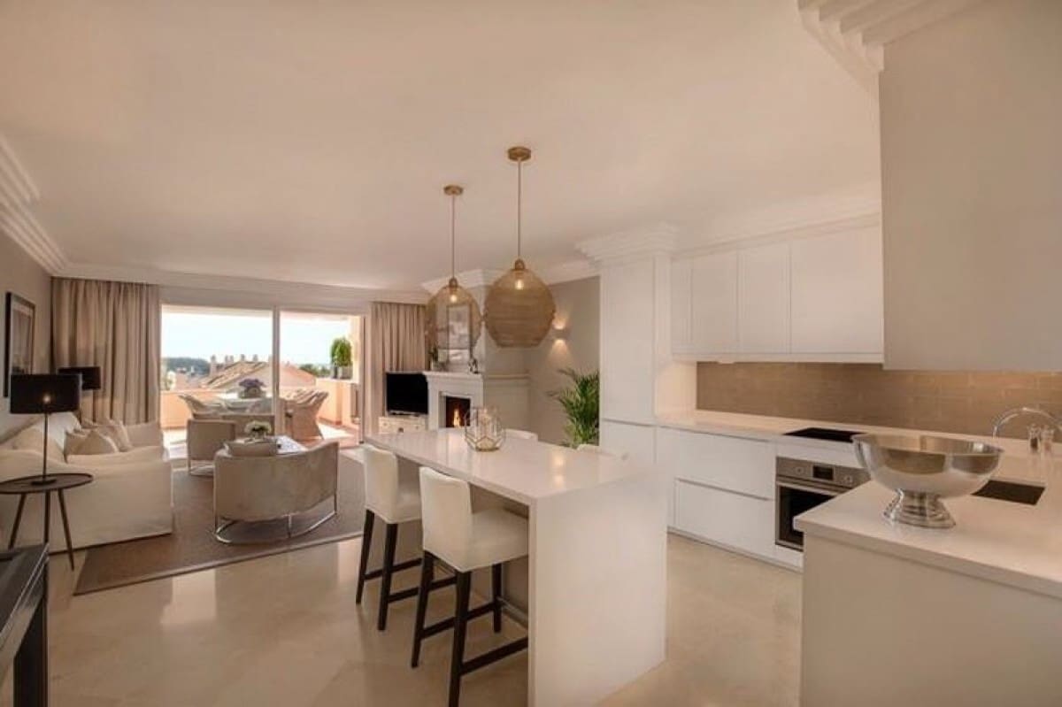 3 Zimmer Apartment zu verkaufen in Marbella mit Pool Garage - 695.000 € (Ref: 10001425)