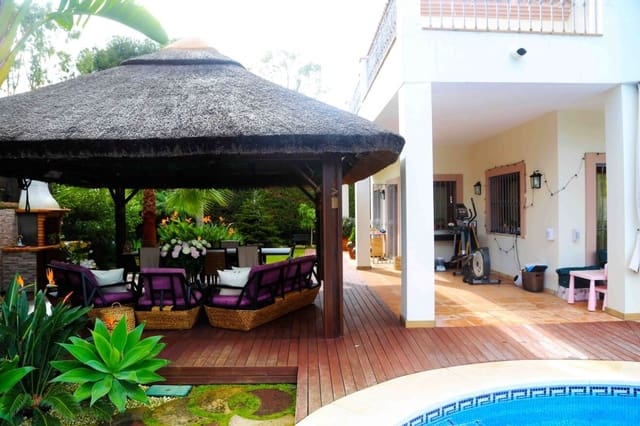 5 soverom Villa til salgs i Marbella med svømmebasseng garasje - € 1 950 000 (Ref: 10001427)