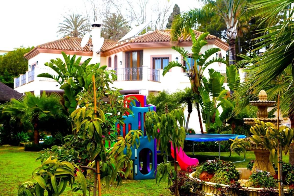 5 soverom Villa til salgs i Marbella med svømmebasseng garasje - € 1 950 000 (Ref: 10001427)