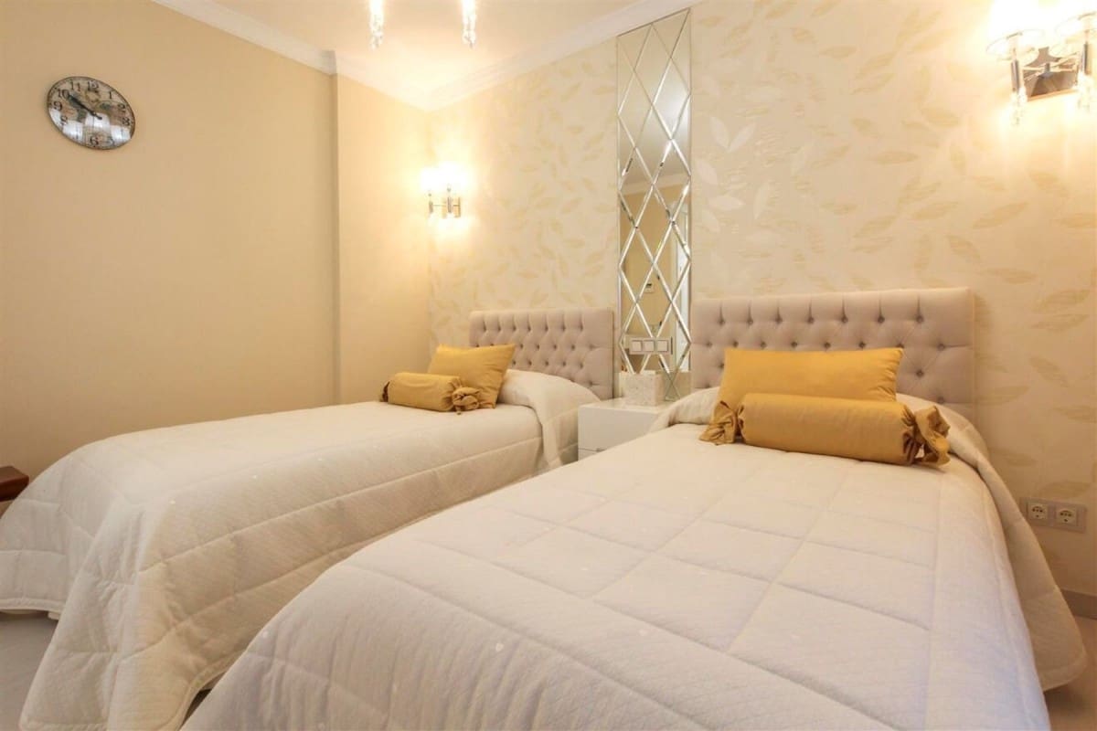 3 Zimmer Apartment zu verkaufen in Marbella mit Pool Garage - 750.000 € (Ref: 10001428)