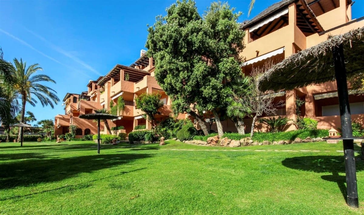 3 Zimmer Apartment zu verkaufen in Marbella mit Pool Garage - 750.000 € (Ref: 10001428)
