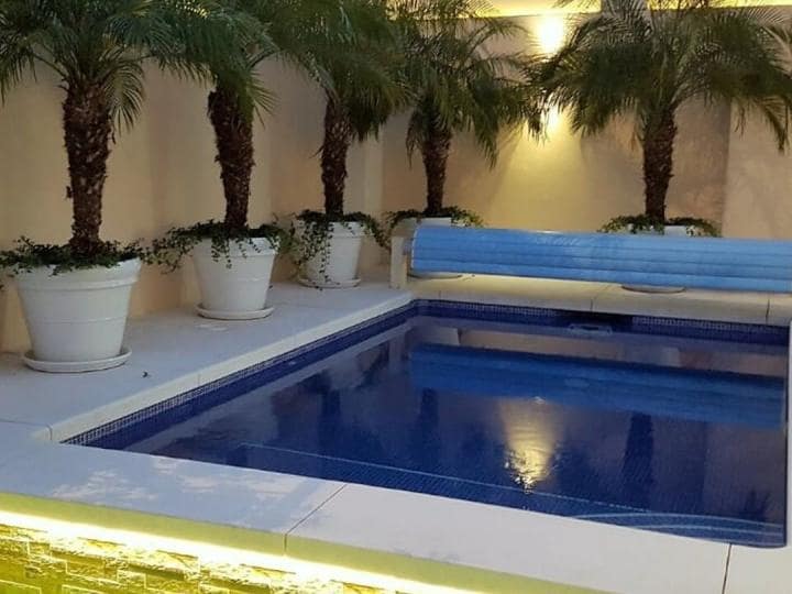 4 quarto Moradia para venda em Marbella com piscina - 1 200 000 € (Ref: 10001429)