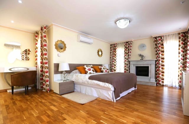 4 quarto Moradia para venda em Marbella com piscina - 1 200 000 € (Ref: 10001429)