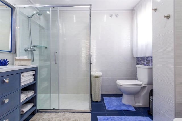 4 quarto Moradia para venda em Marbella com piscina - 1 200 000 € (Ref: 10001429)