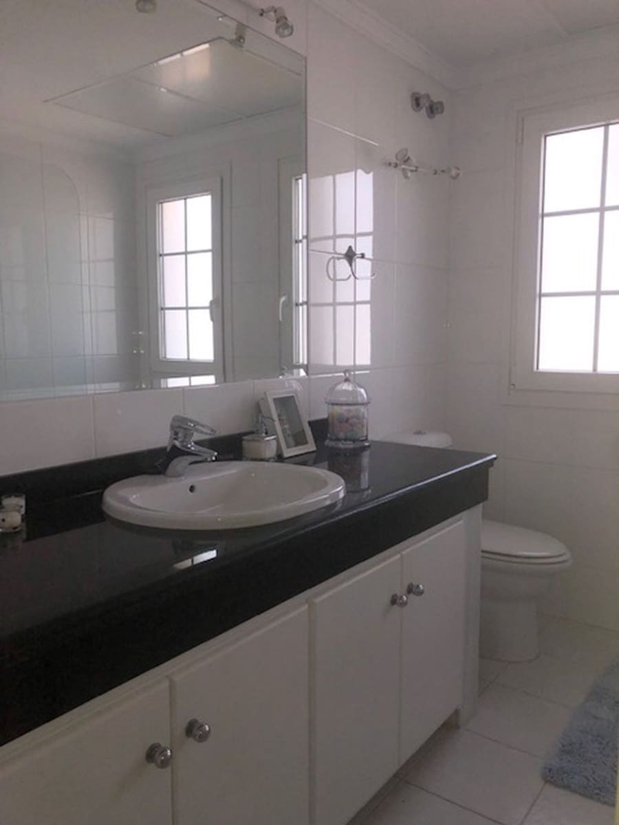 2 bedroom Penthouse for sale in Marbella with pool - € 650,000 (Ref: 10001432)