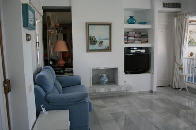 2 bedroom Penthouse for sale in Marbella with pool - € 650,000 (Ref: 10001432)