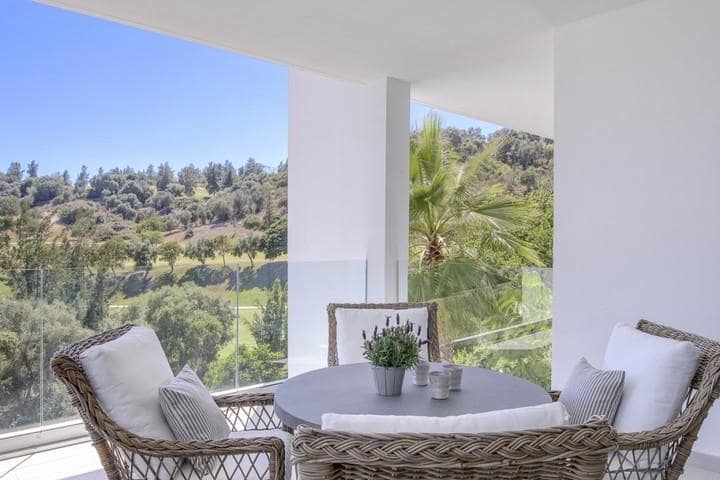 Apartamento de 2 habitaciones en Benahavís en venta con piscina garaje - 445.000 € (Ref: 10001433)