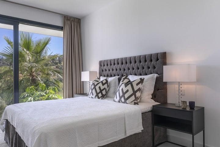 Apartamento de 2 habitaciones en Benahavís en venta con piscina garaje - 445.000 € (Ref: 10001433)