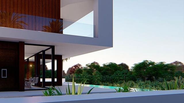 3 bedroom Villa for sale in Estepona with pool garage - € 650,000 (Ref: 10001436)