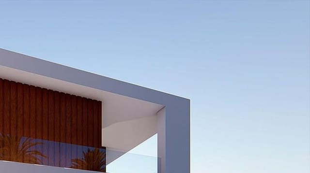 3 bedroom Villa for sale in Estepona with pool garage - € 650,000 (Ref: 10001436)