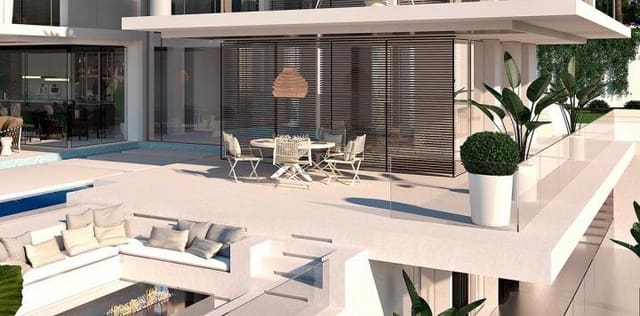 Chalet de 4 habitaciones en Estepona en venta con piscina - 1.595.000 € (Ref: 10001437)
