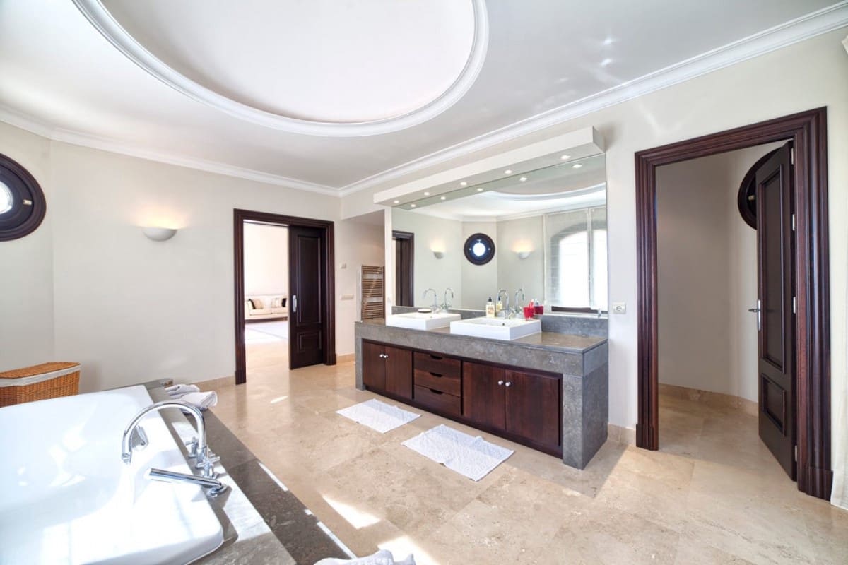 7 quarto Moradia para venda em Marbella com piscina garagem - 3 700 000 € (Ref: 10001444)