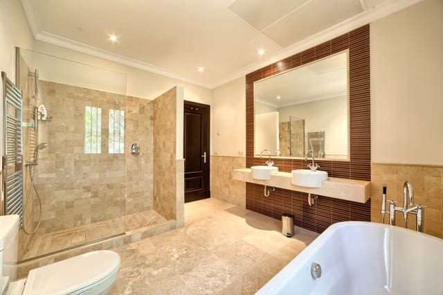 7 quarto Moradia para venda em Marbella com piscina garagem - 3 700 000 € (Ref: 10001444)