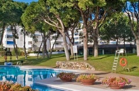 Apartamento de 2 habitaciones en Puerto Banus en venta con piscina garaje - 605.000 € (Ref: 10001452)