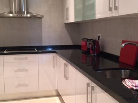 Apartamento de 2 habitaciones en Puerto Banus en venta con piscina garaje - 605.000 € (Ref: 10001452)