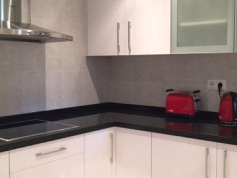 Apartamento de 2 habitaciones en Puerto Banus en venta con piscina garaje - 605.000 € (Ref: 10001452)
