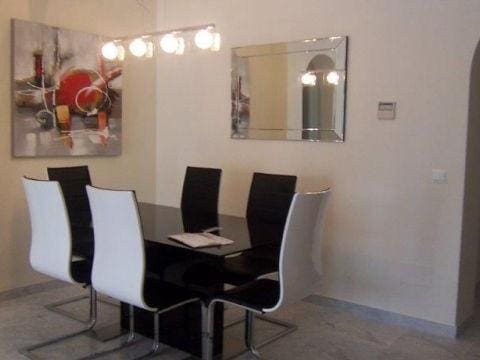 Apartamento de 2 habitaciones en Puerto Banus en venta con piscina garaje - 605.000 € (Ref: 10001452)