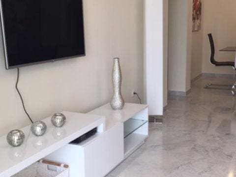Apartamento de 2 habitaciones en Puerto Banus en venta con piscina garaje - 605.000 € (Ref: 10001452)