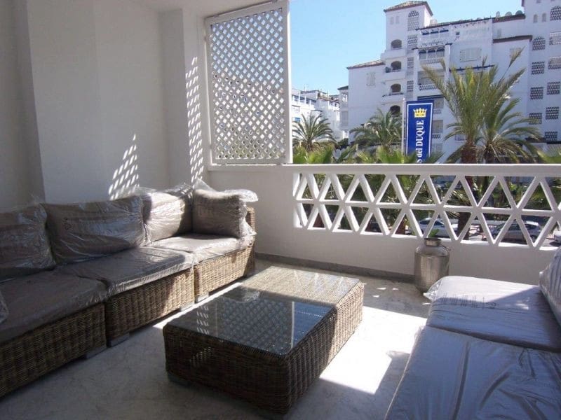 Apartamento de 2 habitaciones en Puerto Banus en venta con piscina garaje - 605.000 € (Ref: 10001452)