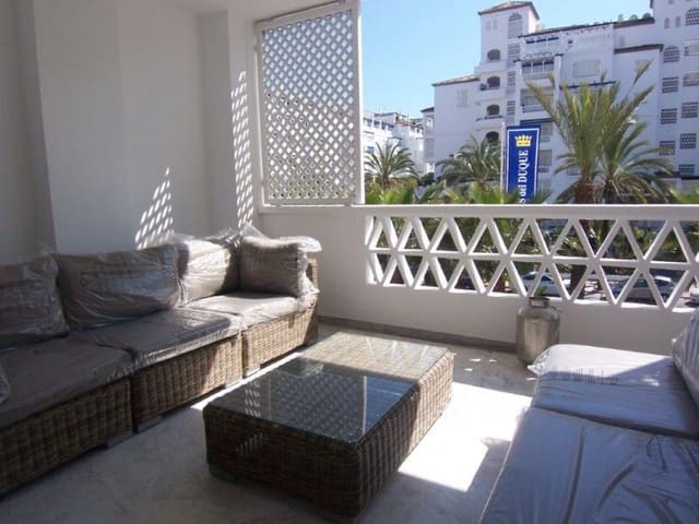 Apartamento de 2 habitaciones en Puerto Banus, Marbella en venta con piscina garaje - 605.000 € (Ref: 10001452)