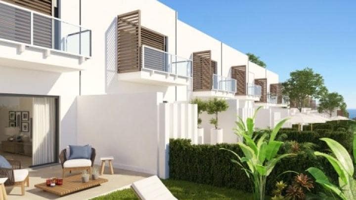 4 sypialnia Dom na sprzedaż w Sotogrande z basenem garażem - 343 000 € (Ref: 10001455)