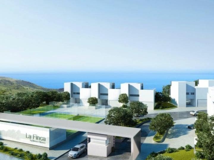 4 soveværelse Villa til salg i Estepona med swimmingpool garage - € 548.000 (Ref: 10001456)