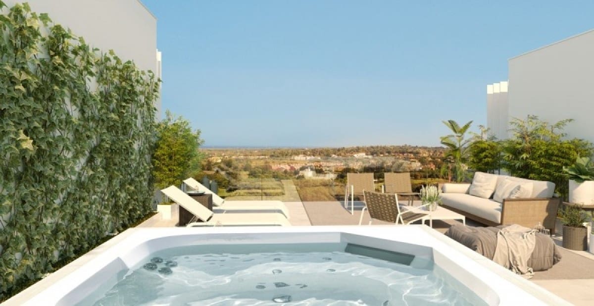 4 soveværelse Villa til salg i Estepona med swimmingpool garage - € 548.000 (Ref: 10001456)
