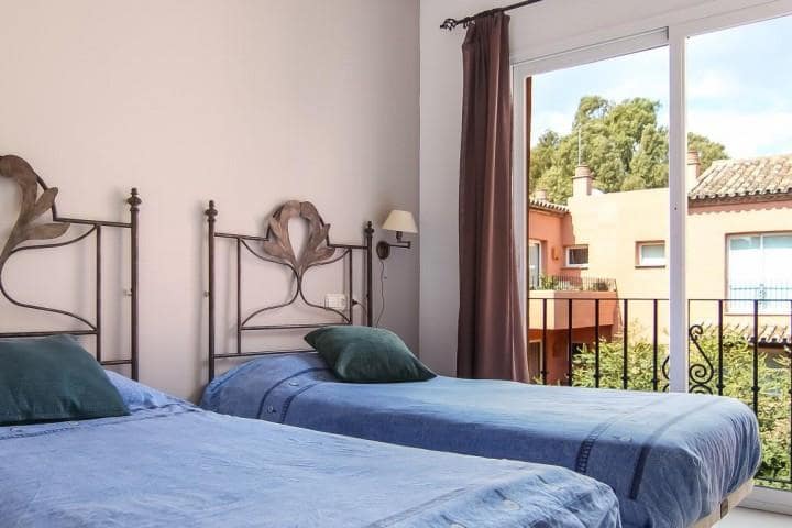 2 soverom Leilighet til salgs i Golden Mile med svømmebasseng garasje - € 347 500 (Ref: 10001459)