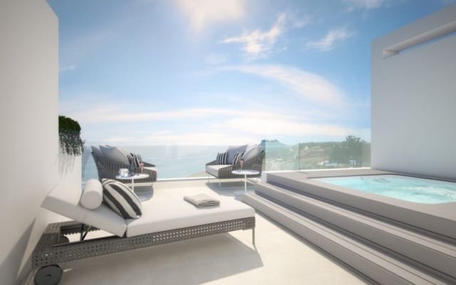 4 sovrum Hus till salu i Estepona med pool garage - 1 050 000 € (Ref: 10001462)