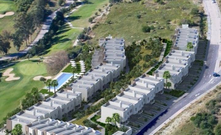 3 bedroom Townhouse for sale in Estepona with pool garage - € 375,000 (Ref: 10001477)
