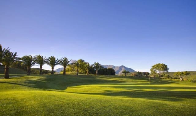 3 bedroom Townhouse for sale in Estepona with pool garage - € 375,000 (Ref: 10001477)