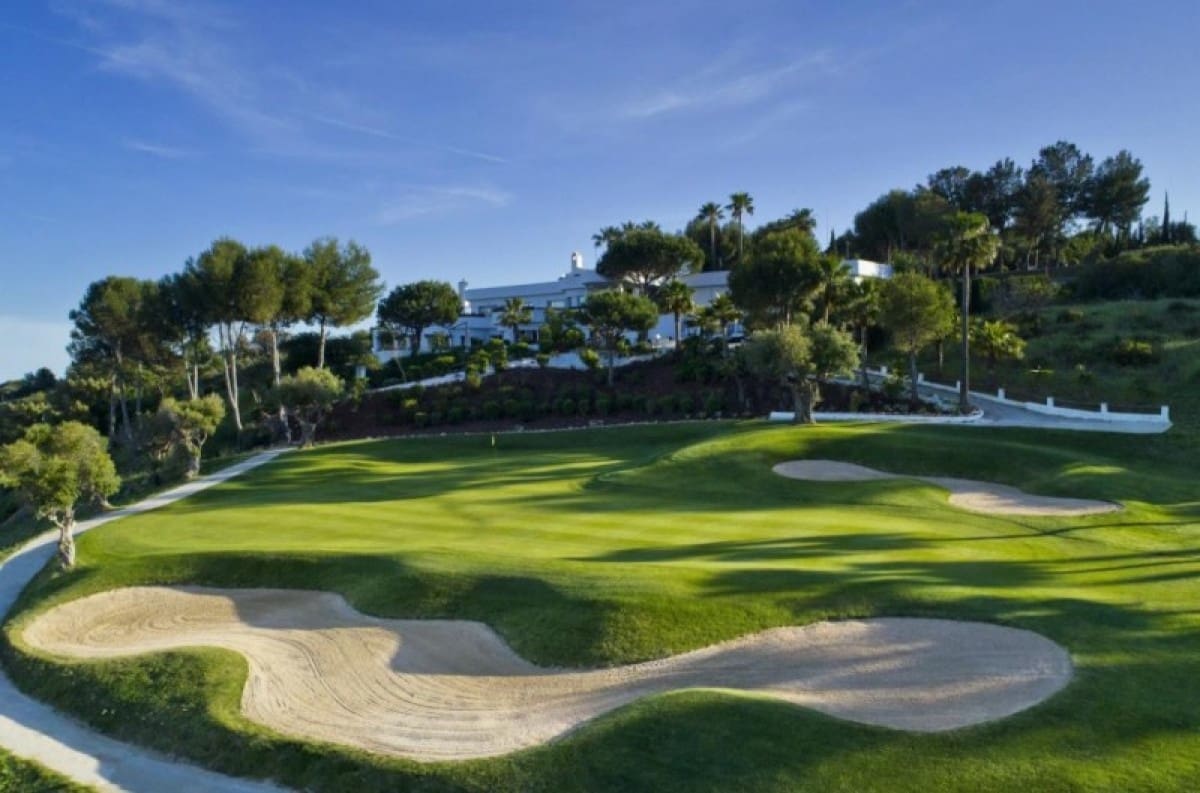 3 bedroom Townhouse for sale in Estepona with pool garage - € 375,000 (Ref: 10001477)