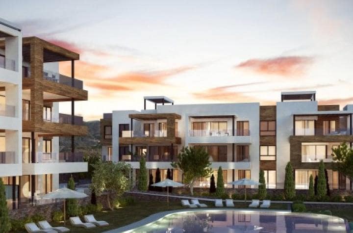4 bedroom Apartment for sale in Fuengirola with pool - € 535,000 (Ref: 10001488)
