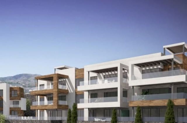 4 bedroom Apartment for sale in Fuengirola with pool - € 535,000 (Ref: 10001488)