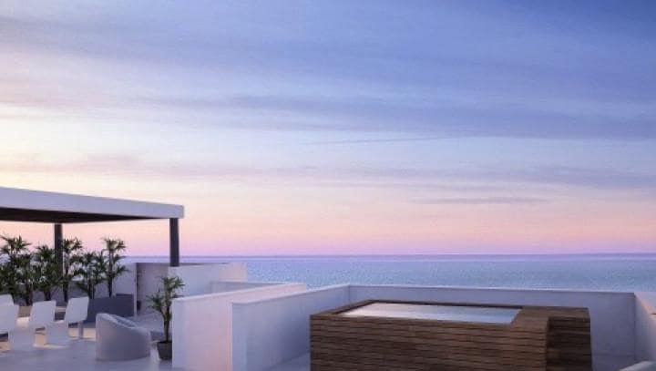 4 bedroom Apartment for sale in Fuengirola with pool - € 535,000 (Ref: 10001488)
