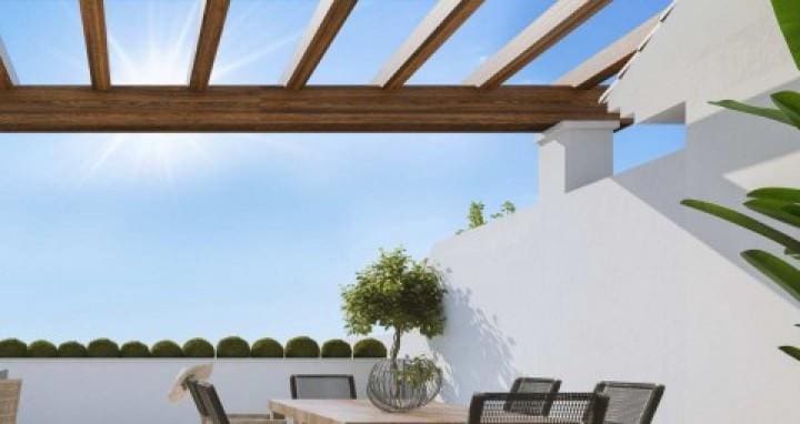 4 soveværelse Byhus til salg i Fuengirola med swimmingpool garage - € 564.500 (Ref: 10001489)