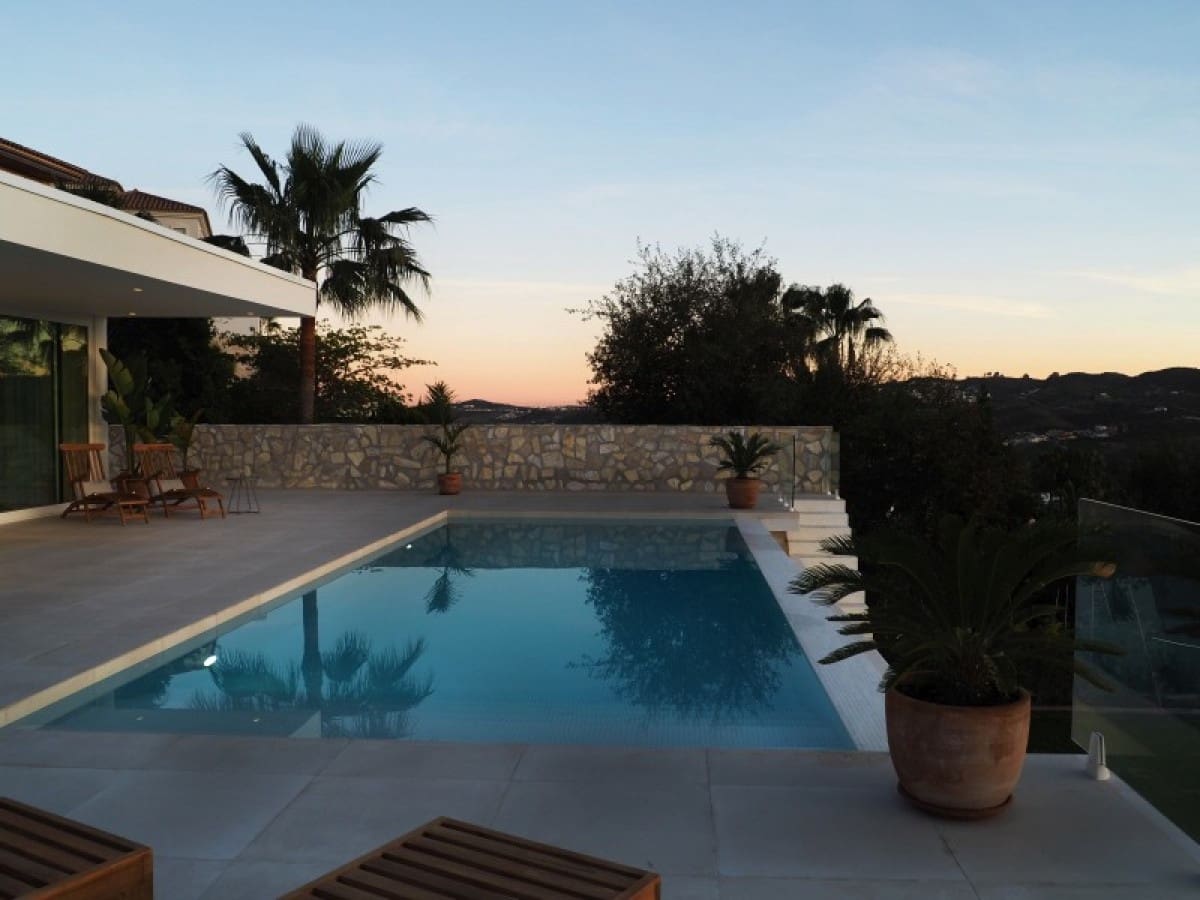 5 bedroom Villa for sale in Mijas with pool garage - € 895,000 (Ref: 10001491)
