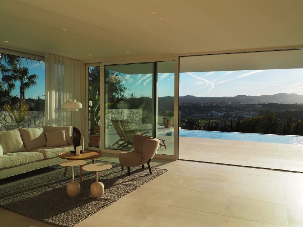 5 bedroom Villa for sale in Mijas with pool garage - € 895,000 (Ref: 10001491)