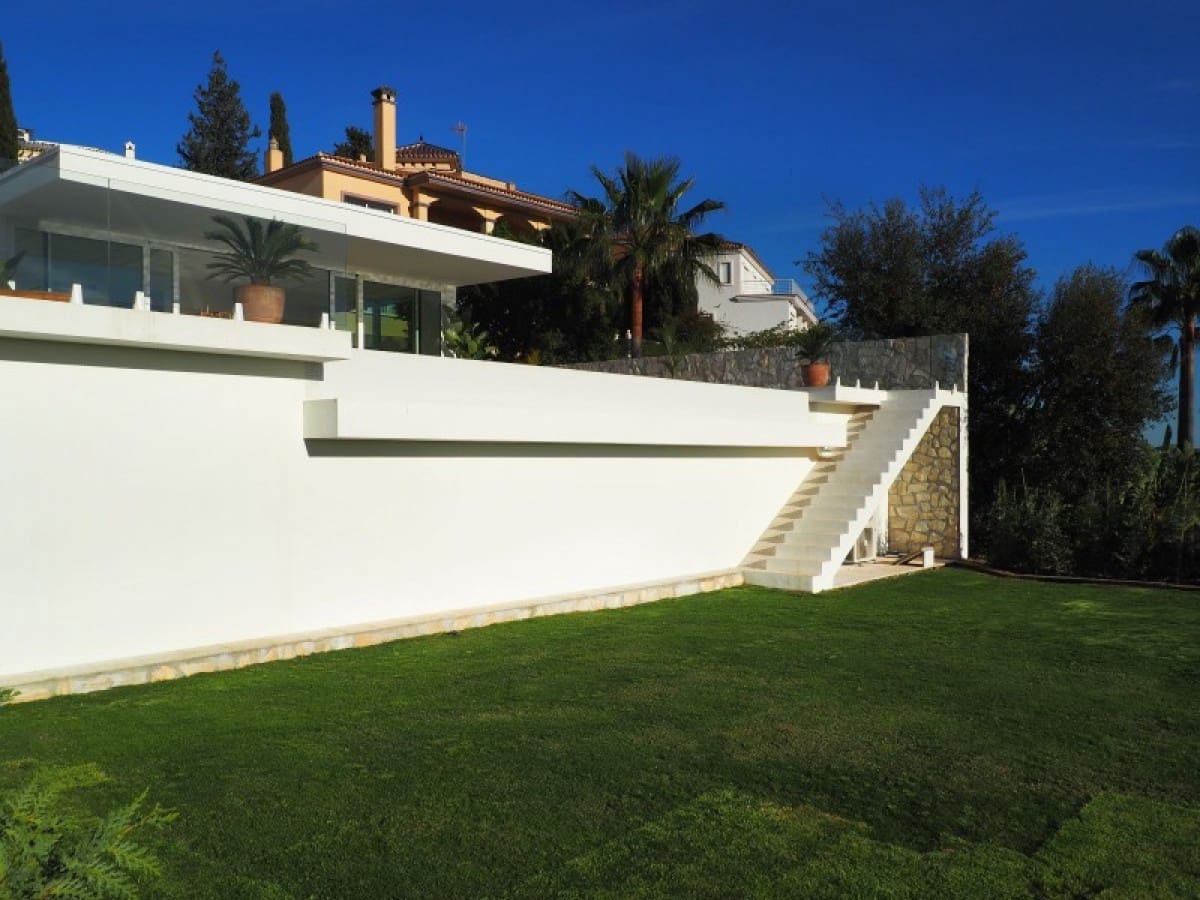 5 bedroom Villa for sale in Mijas with pool garage - € 895,000 (Ref: 10001491)