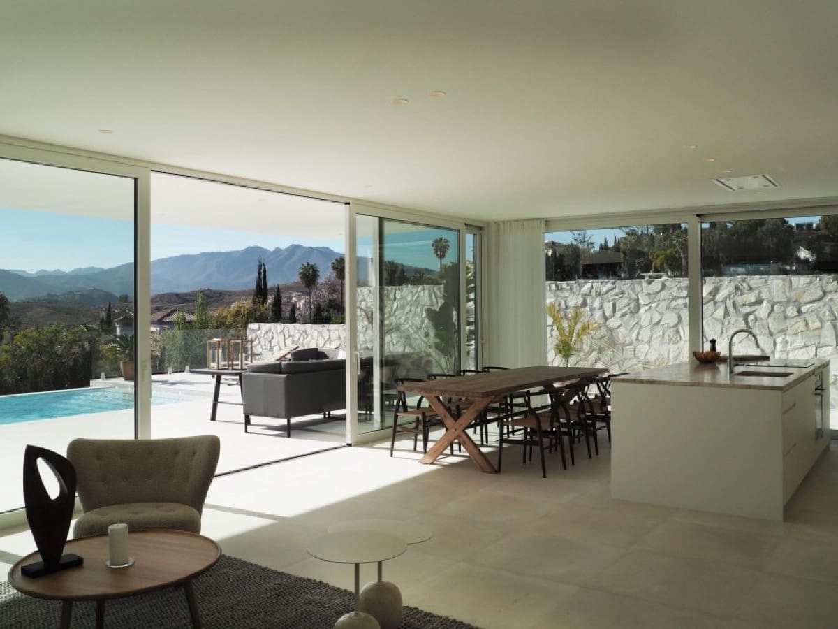 5 bedroom Villa for sale in Mijas with pool garage - € 895,000 (Ref: 10001491)