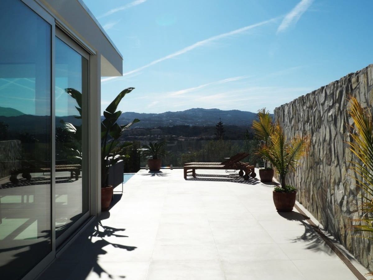 5 bedroom Villa for sale in Mijas with pool garage - € 895,000 (Ref: 10001491)