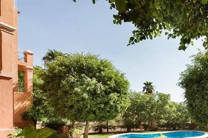 2 soverom Leilighet til salgs i Benahavis med svømmebasseng garasje - € 417 500 (Ref: 10001495)