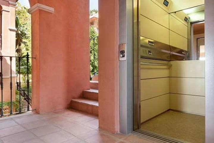 2 soverom Leilighet til salgs i Benahavis med svømmebasseng garasje - € 417 500 (Ref: 10001495)