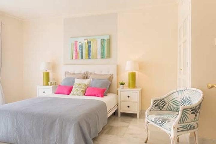 3 sypialnia Apartament na sprzedaż w Benahavis z basenem garażem - 589 500 € (Ref: 10001496)