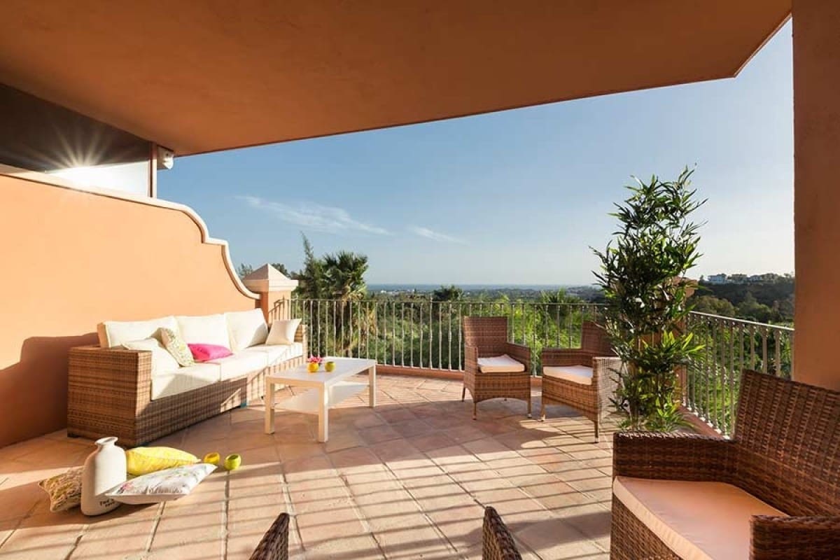 3 sypialnia Apartament na sprzedaż w Benahavis z basenem garażem - 589 500 € (Ref: 10001496)