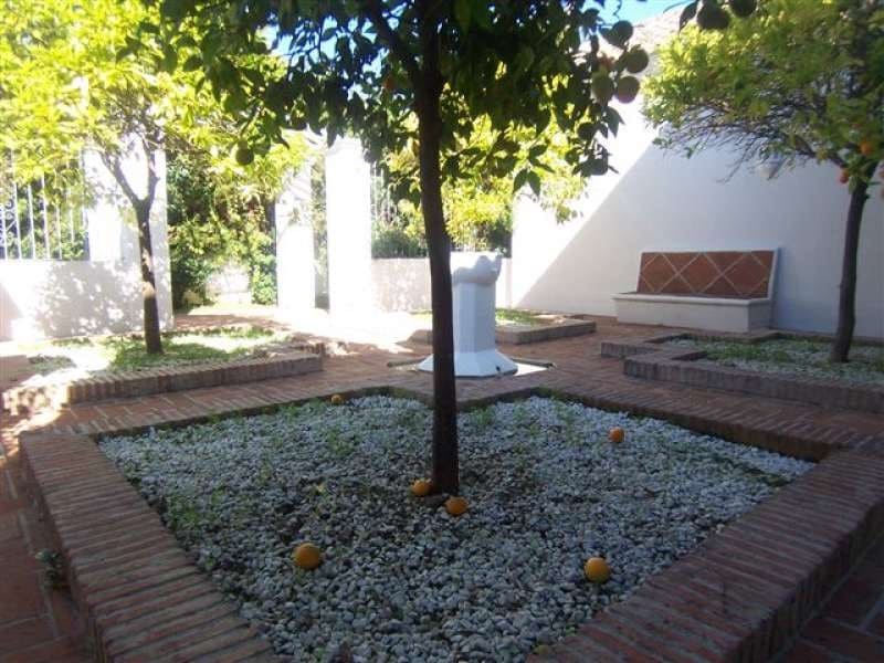 6 soveværelse Villa til salg i Marbella med swimmingpool garage - € 3.500.000 (Ref: 10001498)