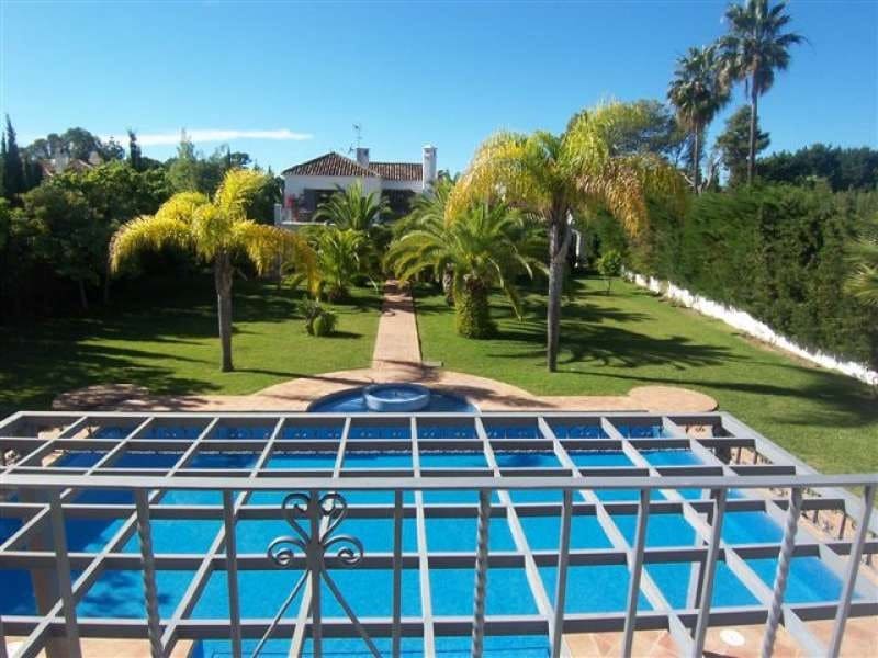 6 soveværelse Villa til salg i Marbella med swimmingpool garage - € 3.500.000 (Ref: 10001498)