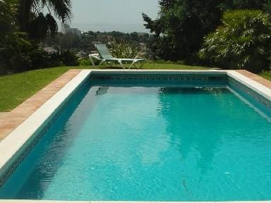 5 sypialnia Willa na sprzedaż w Marbella z basenem garażem - 1 500 000 € (Ref: 10001503)