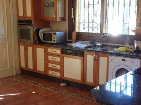 5 sypialnia Willa na sprzedaż w Marbella z basenem garażem - 1 500 000 € (Ref: 10001503)