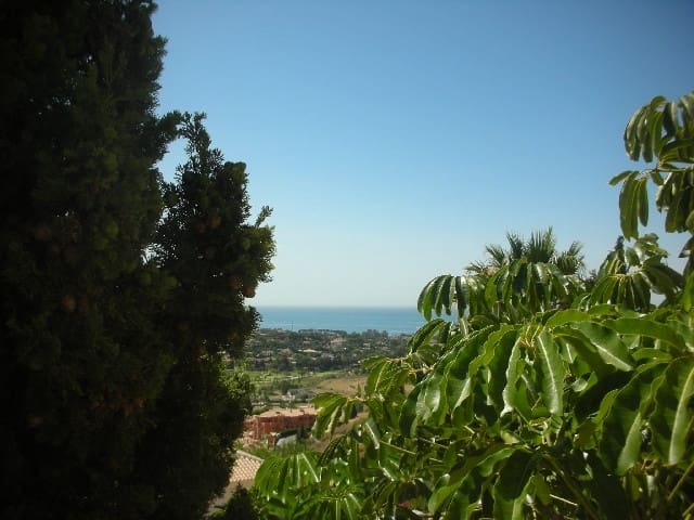 5 sypialnia Willa na sprzedaż w Marbella z basenem garażem - 1 500 000 € (Ref: 10001503)